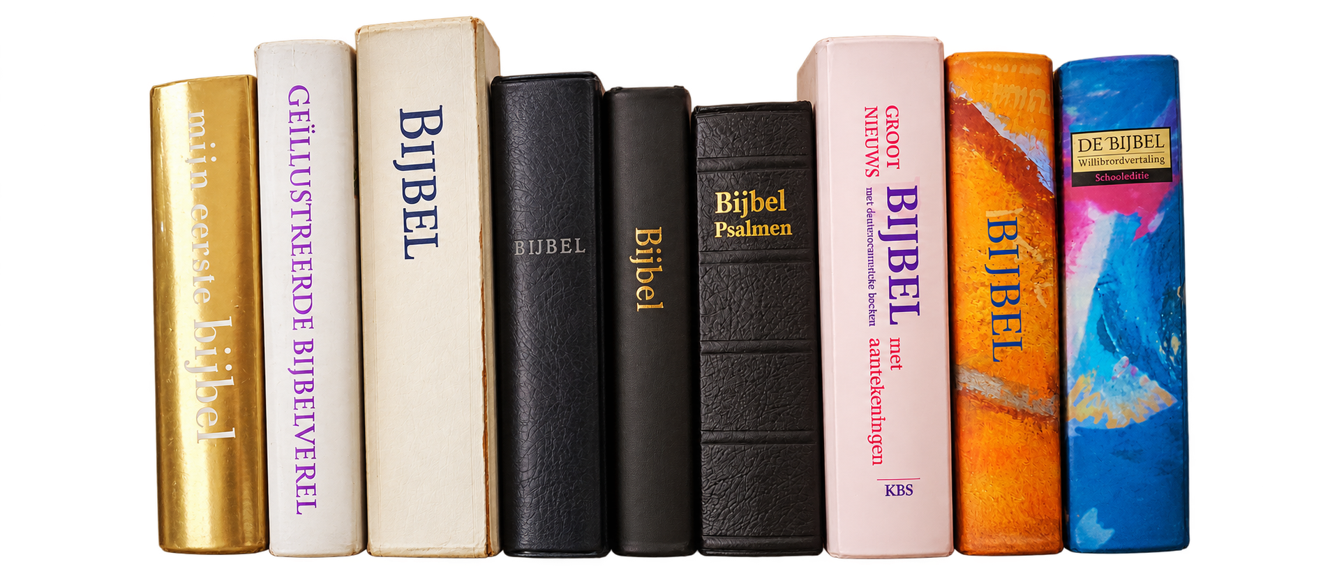 Een rij verschillende Bijbels, waaronder Groot Nieuws, Bijbel met Psalmen en de Willibrordvertaling